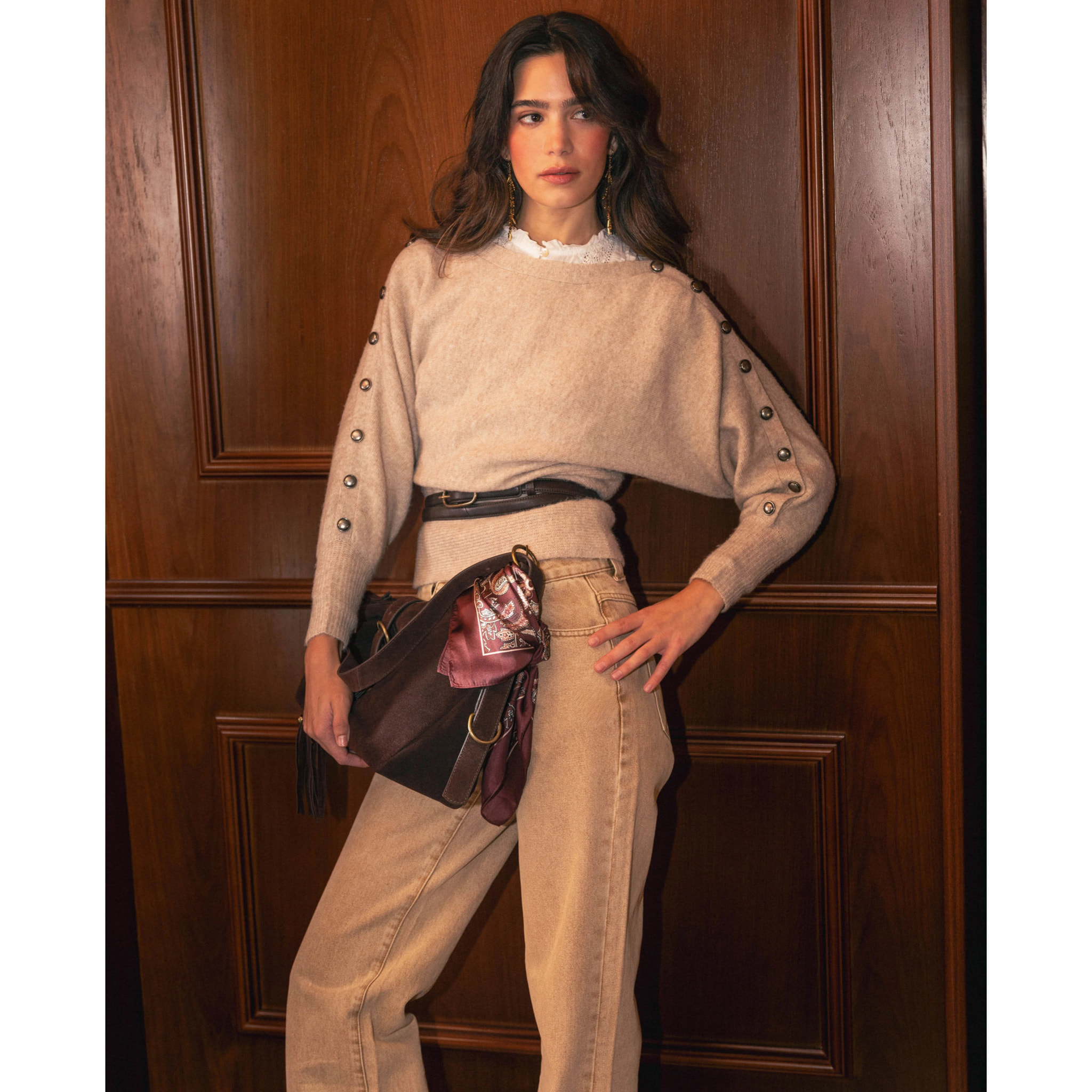 Cinturón de piel con doble vuelta de mujer.