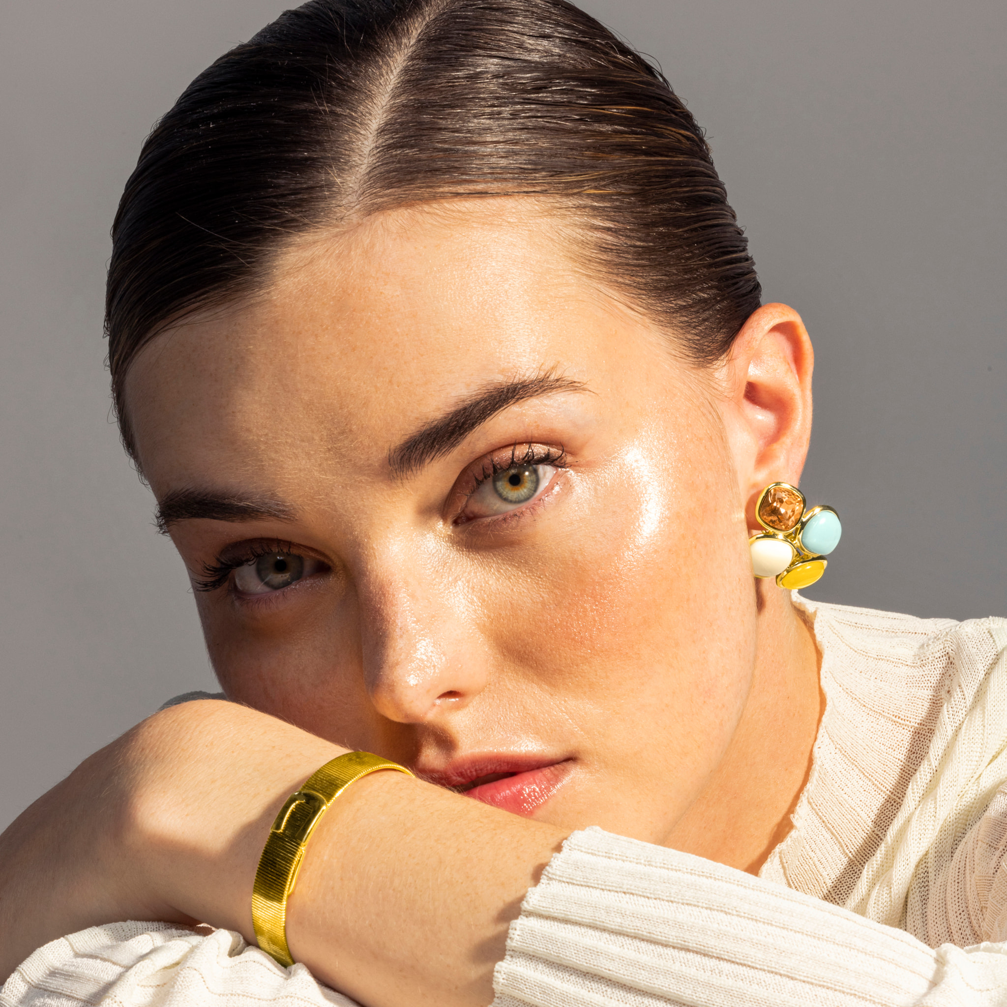 Pendientes Lux by Lux acabadoss en oro amarillo 18k