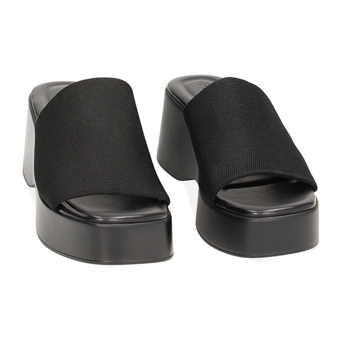 Cuñas negras de tela