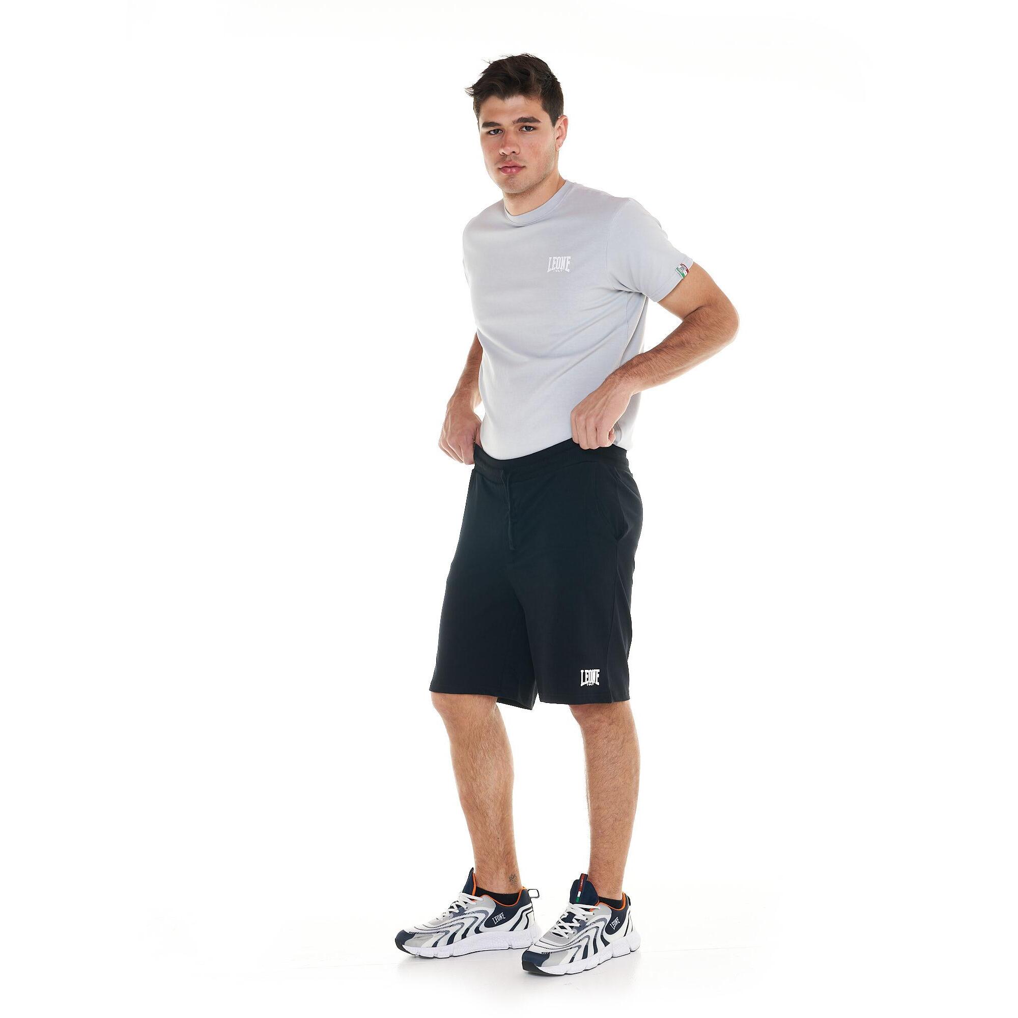 Pantalones cortos deportivos para hombre.