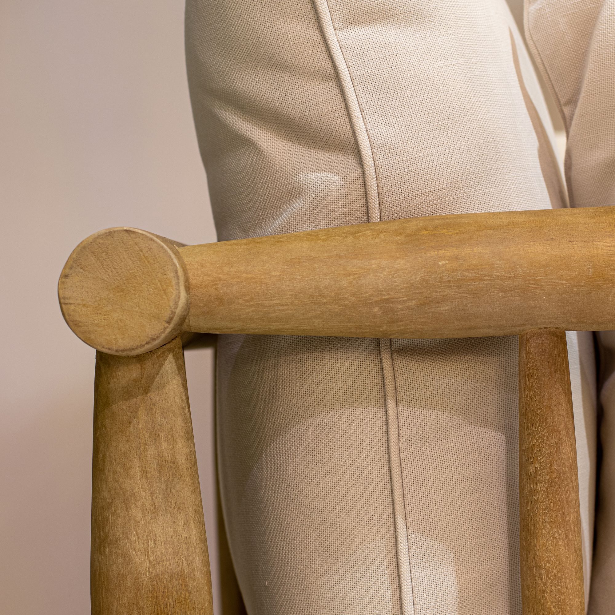 Salon de jardin en bois d'eucalyptus et coussins gris 4 places NOSARA