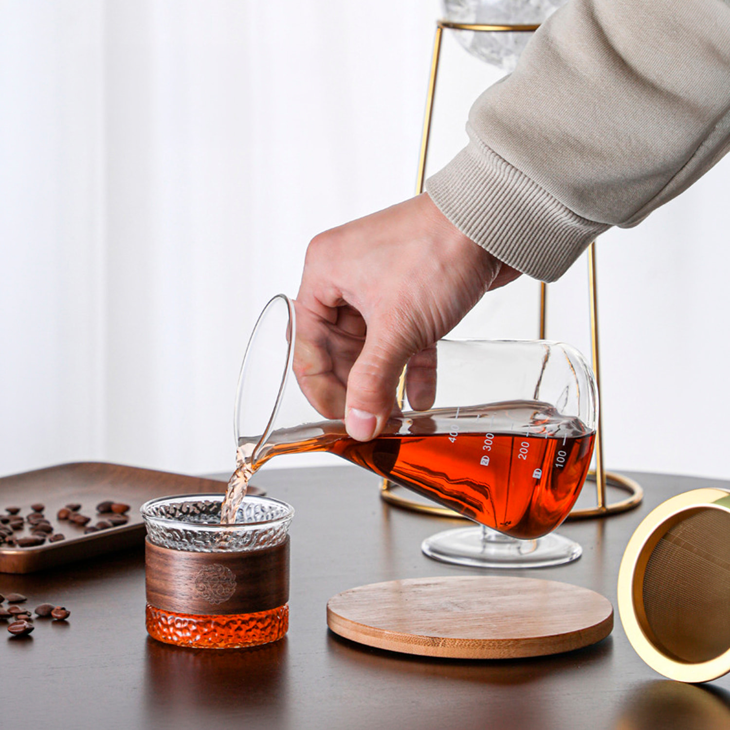 Juego de cafetera de goteo para café frío. Cuerpo de acero inoxidable y vidrio borosilicato.