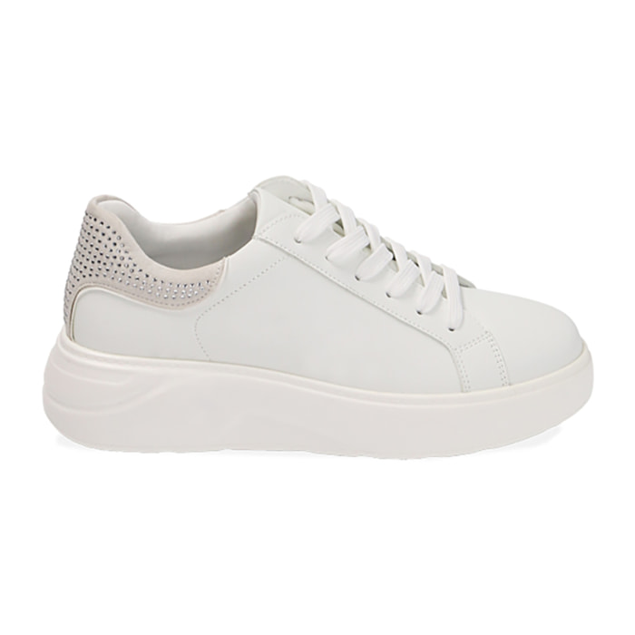 Zapatillas blancas de pedrería