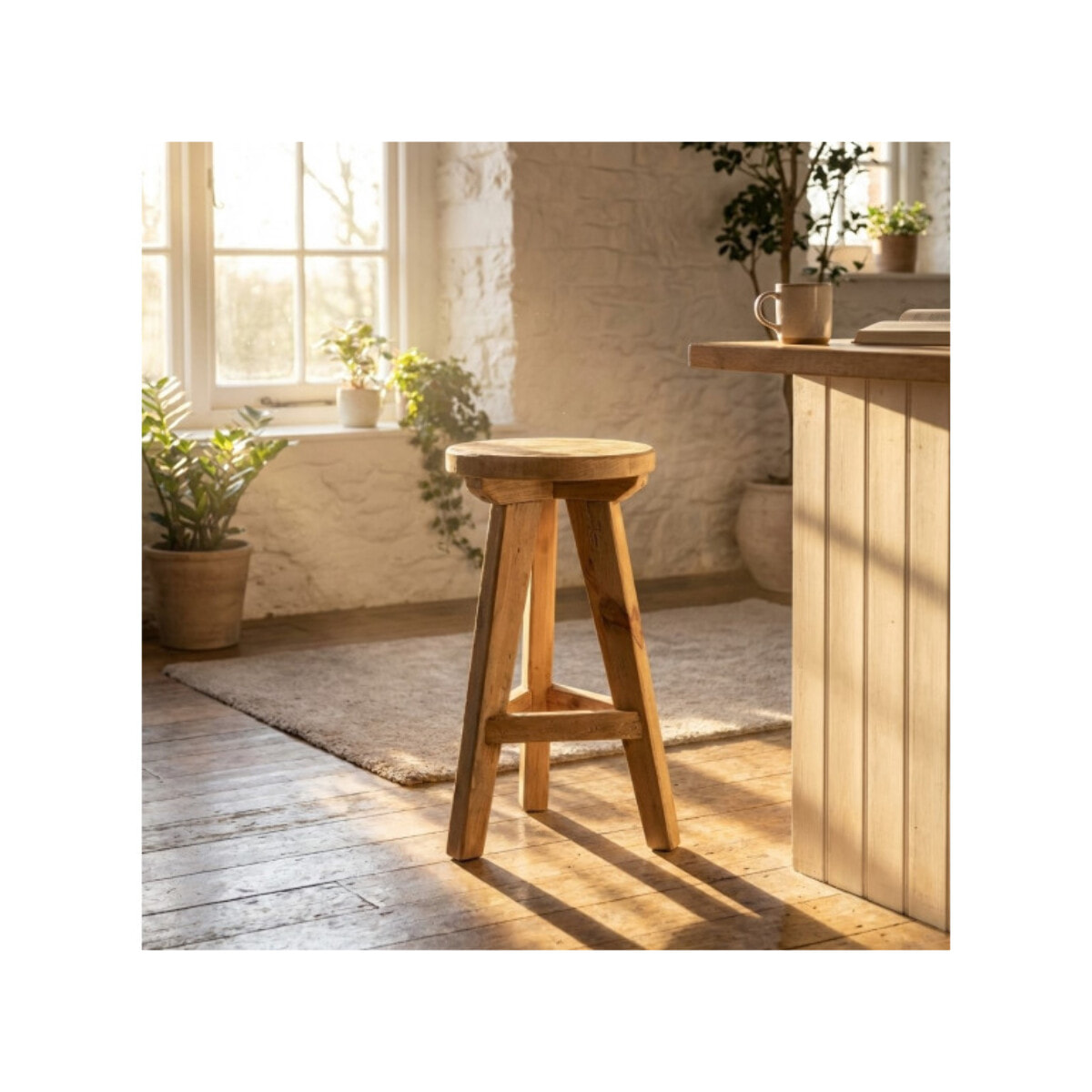 Tabouret haut rond en bois massif de pin recyclé - ORIGIN