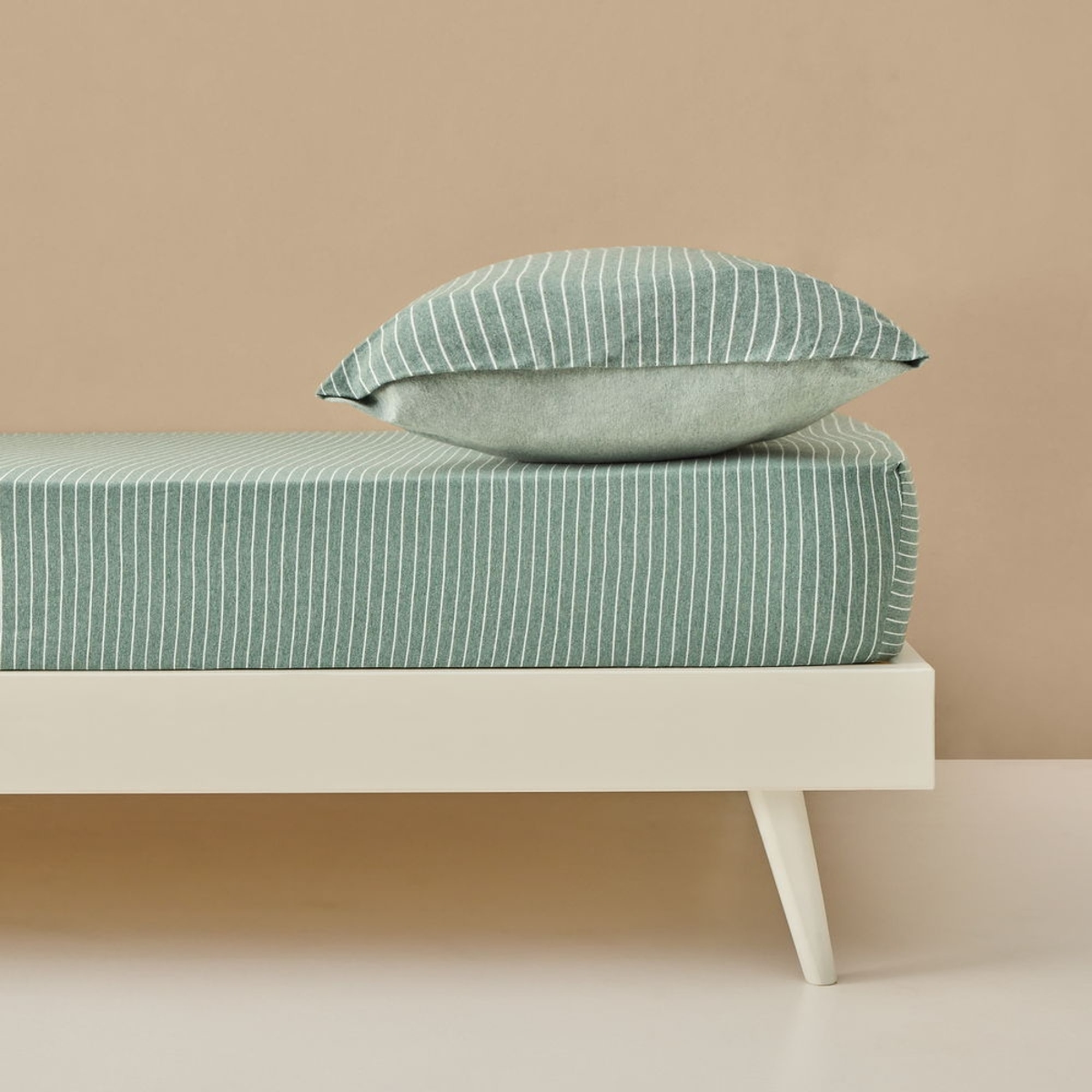 Bajera punto algodón sostenible Punto color verde Punto de algodón