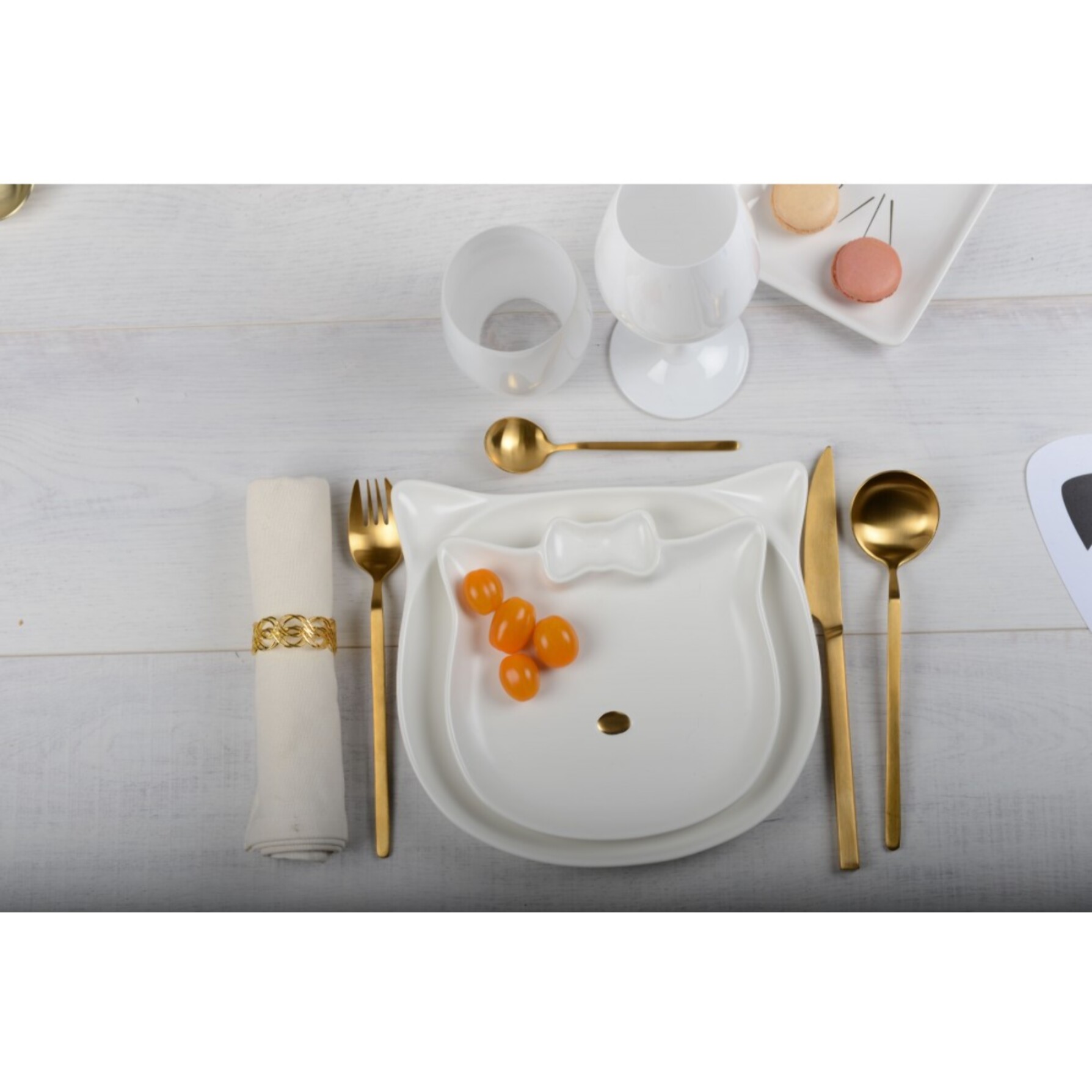 Assiette plate chat nez dore