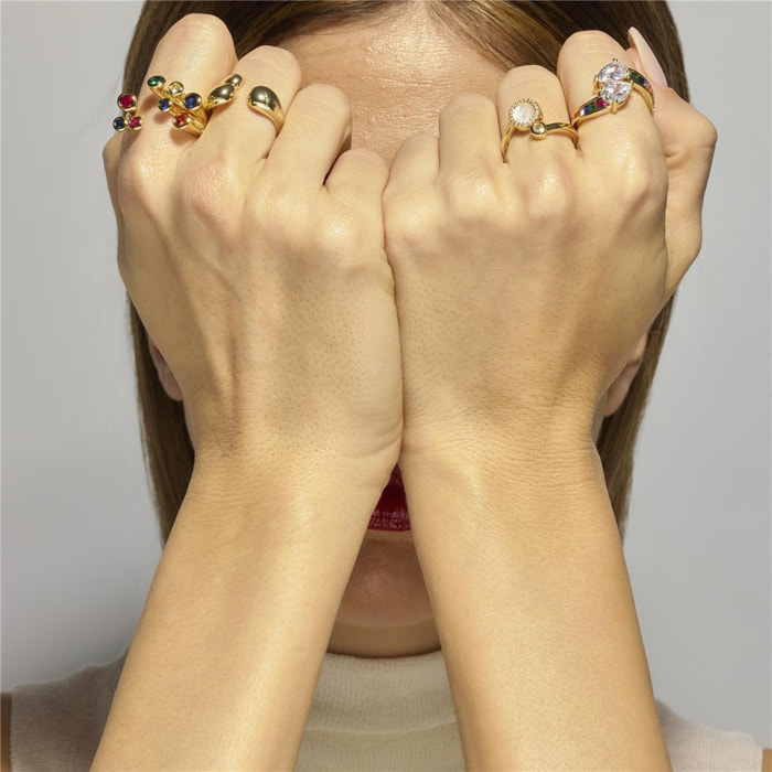 Anillo con Madreperla Blanca acabado oro 18k