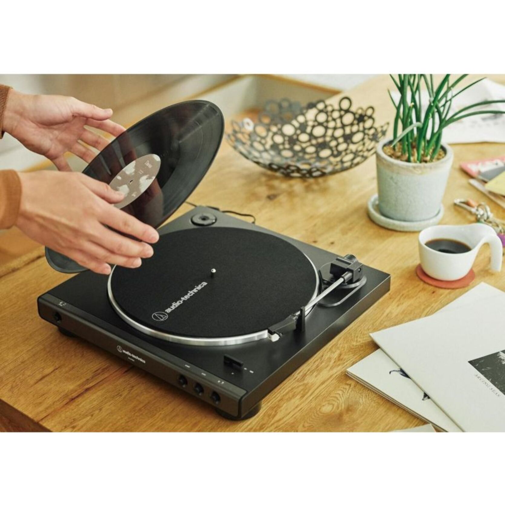 Platine vinyle AUDIO TECHNICA AT-LP60XBK