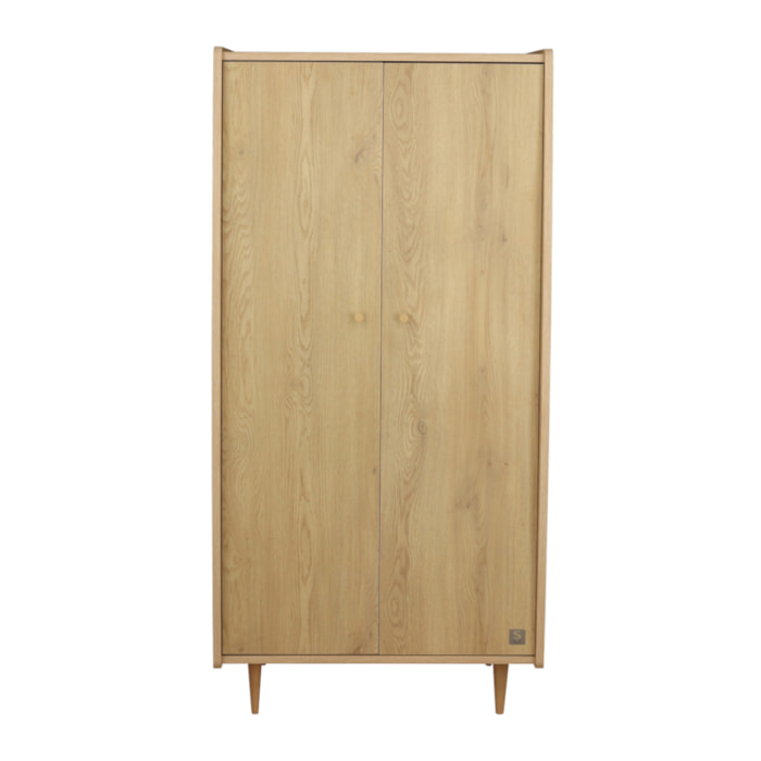 Armoire 2 portes avec poignées dorées décor bois chêne vintage