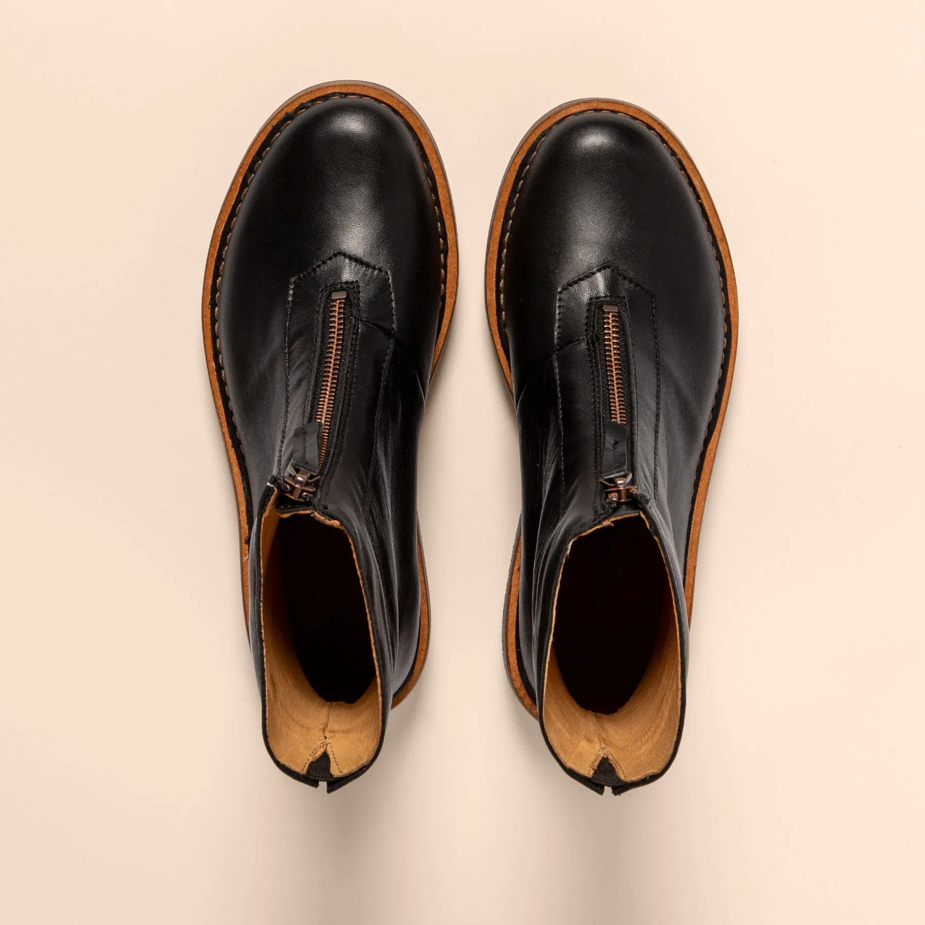 Botines N5581 SOFT NAPPA BLACK/VOLCANO color Black