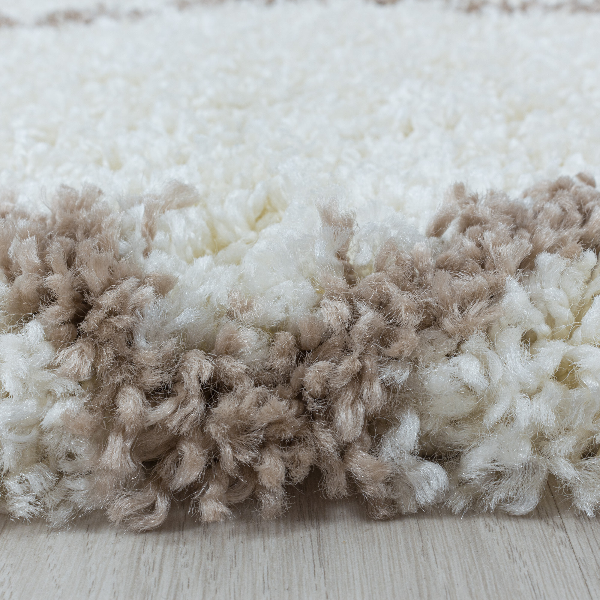 ALVOR - Tapis shaggy à poils longs motif berbère crème