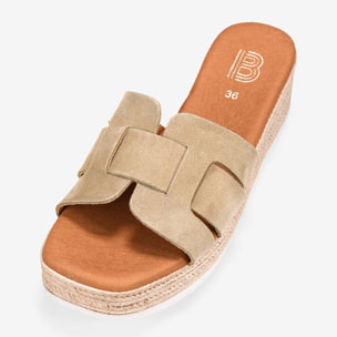 Sandalias destalonadas arena en piel