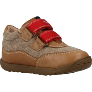 Zapatos Niño de la marca GEOX  modelo B MACCHIA BOY MARRON
