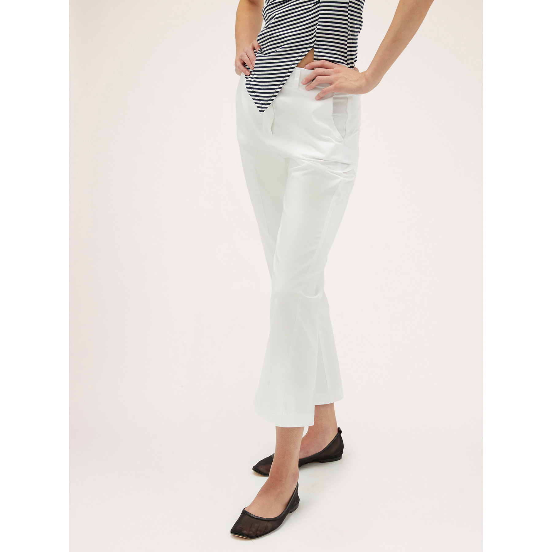 Motivi - Pantalones kick flare de color liso - Blanco