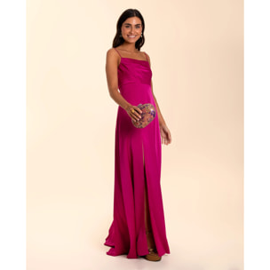 Vestido largo escote recto con abertura