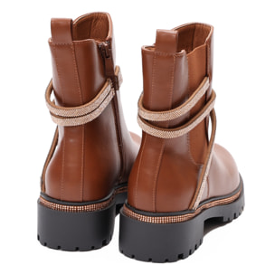 Stivaletti in simil pelle con applicazioni dorate