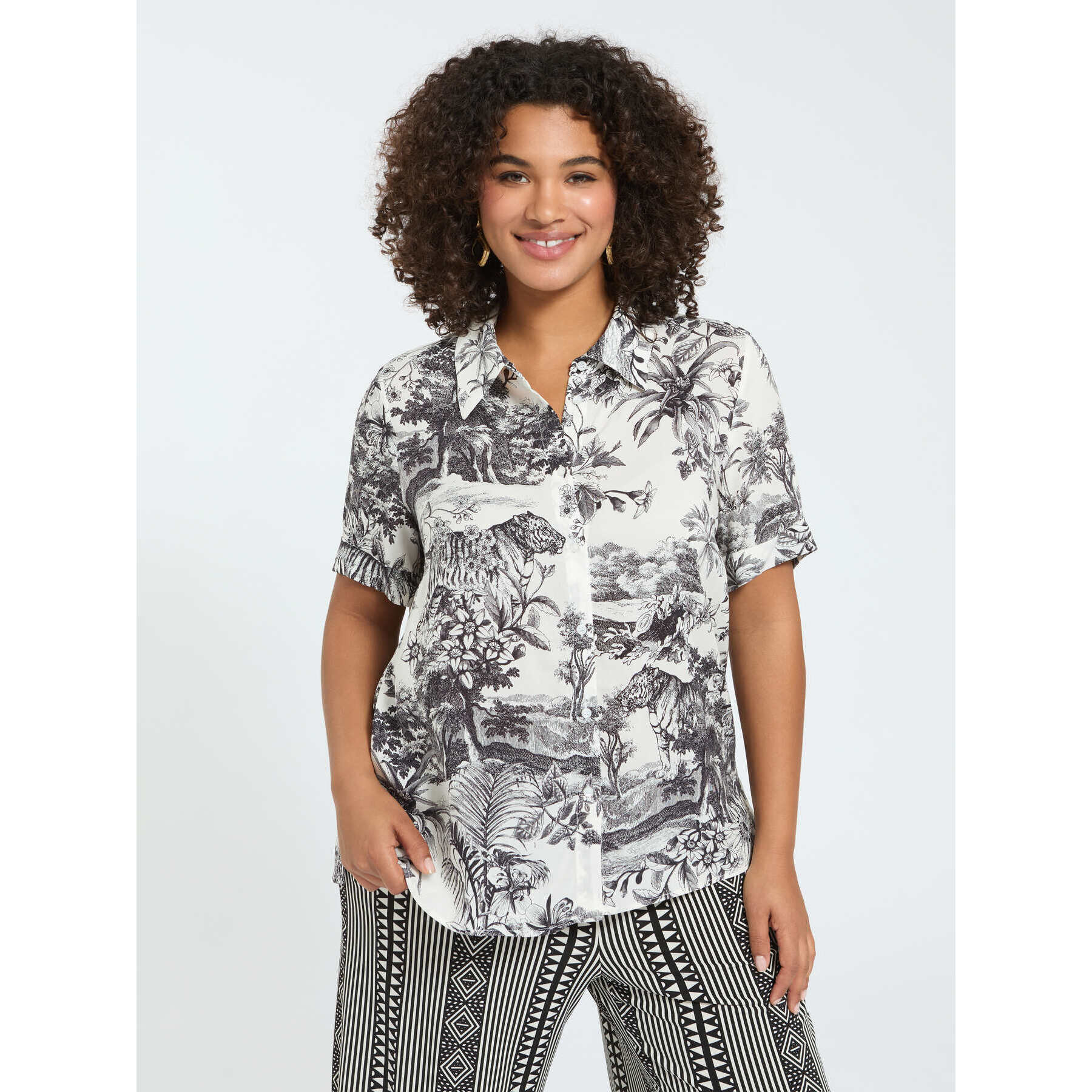 Fiorella Rubino - Camisa boxy con estampado exótico - Negro