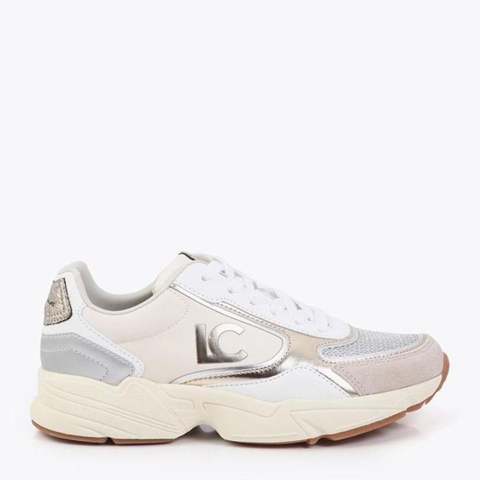Scarpa sportiva con suola in stile running, caratterizzata da tessuti abbinati e dettagli in pelle.