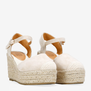 Alpargatas beige con pulsera y suela de esparto