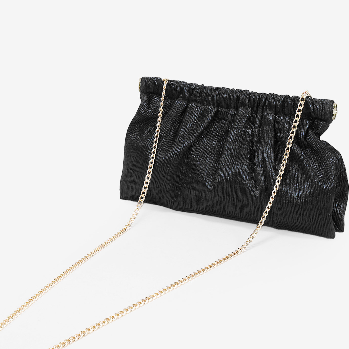 Bolso de fiesta negro con boquilla