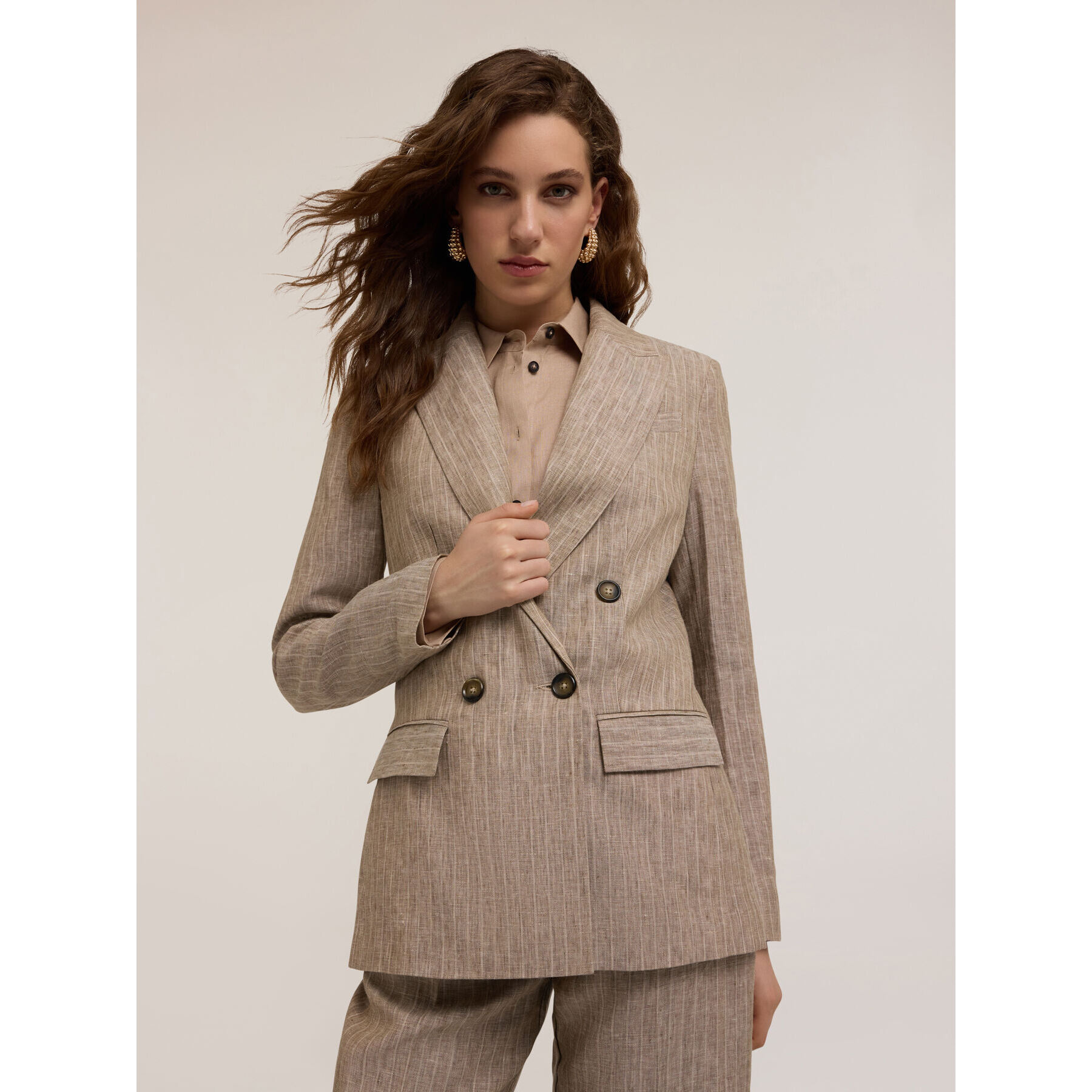 Motivi - Blazer doppiopetto gessata in lino - Beige