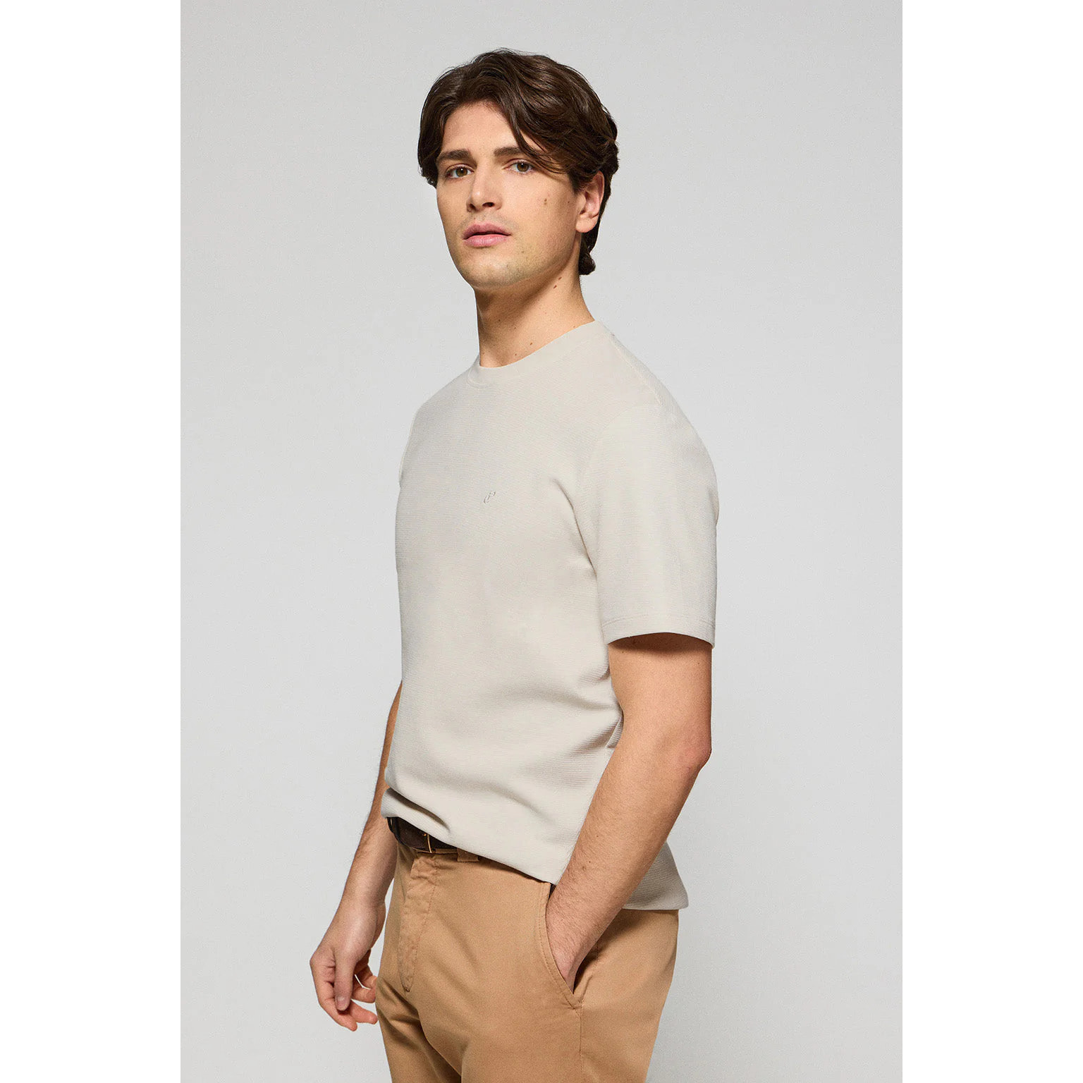Camiseta gris claro microestructura con monograma bordado PC
