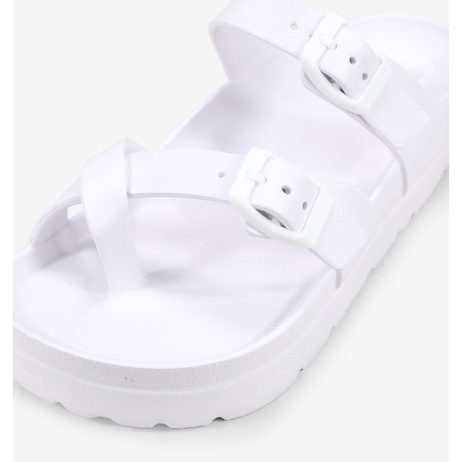 Sandalias blancas de goma con plataforma