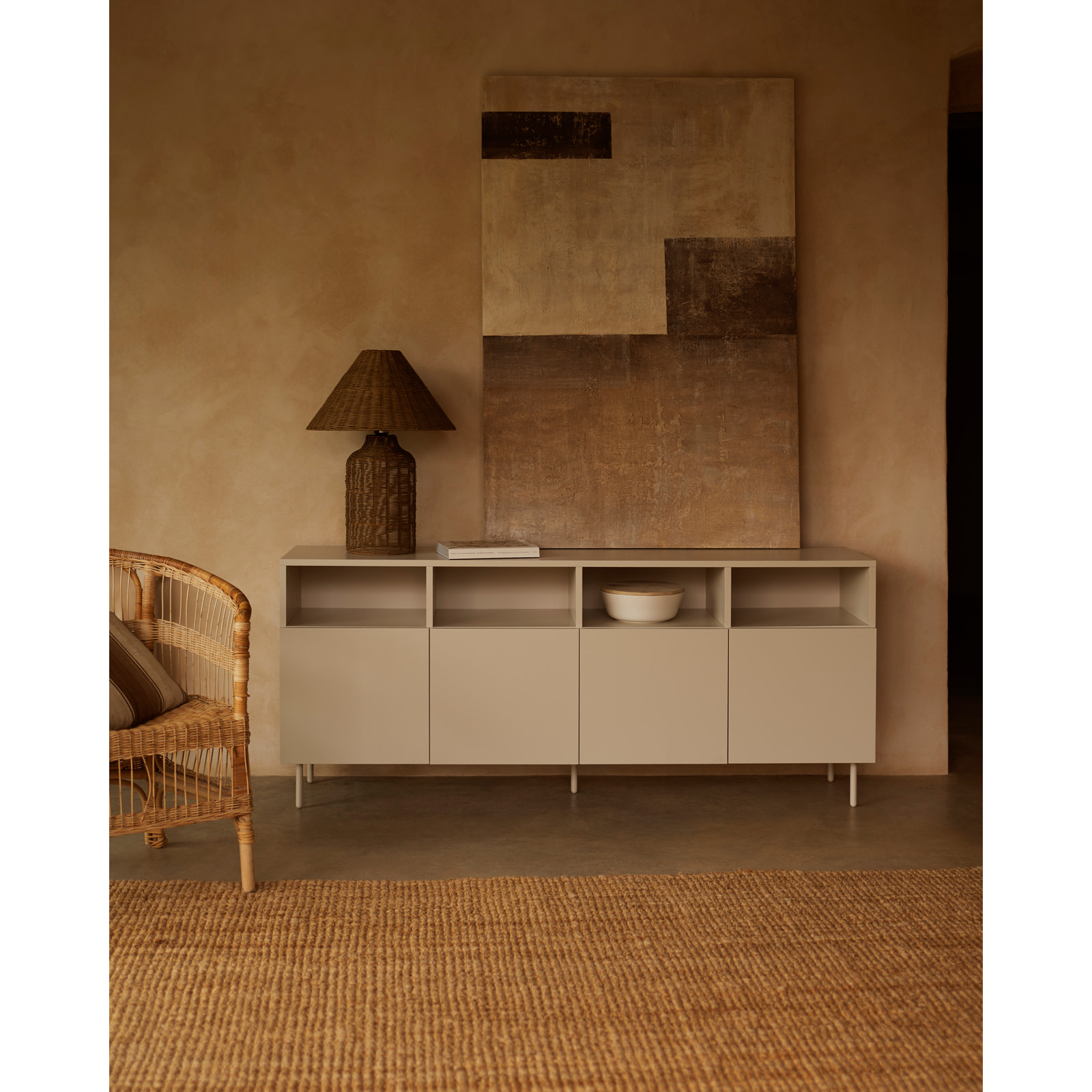 Buffet avec 4 portes laqué en teinte sable de 176x40cm Hauteur: 75 Longueur: 176 Largeur: 40