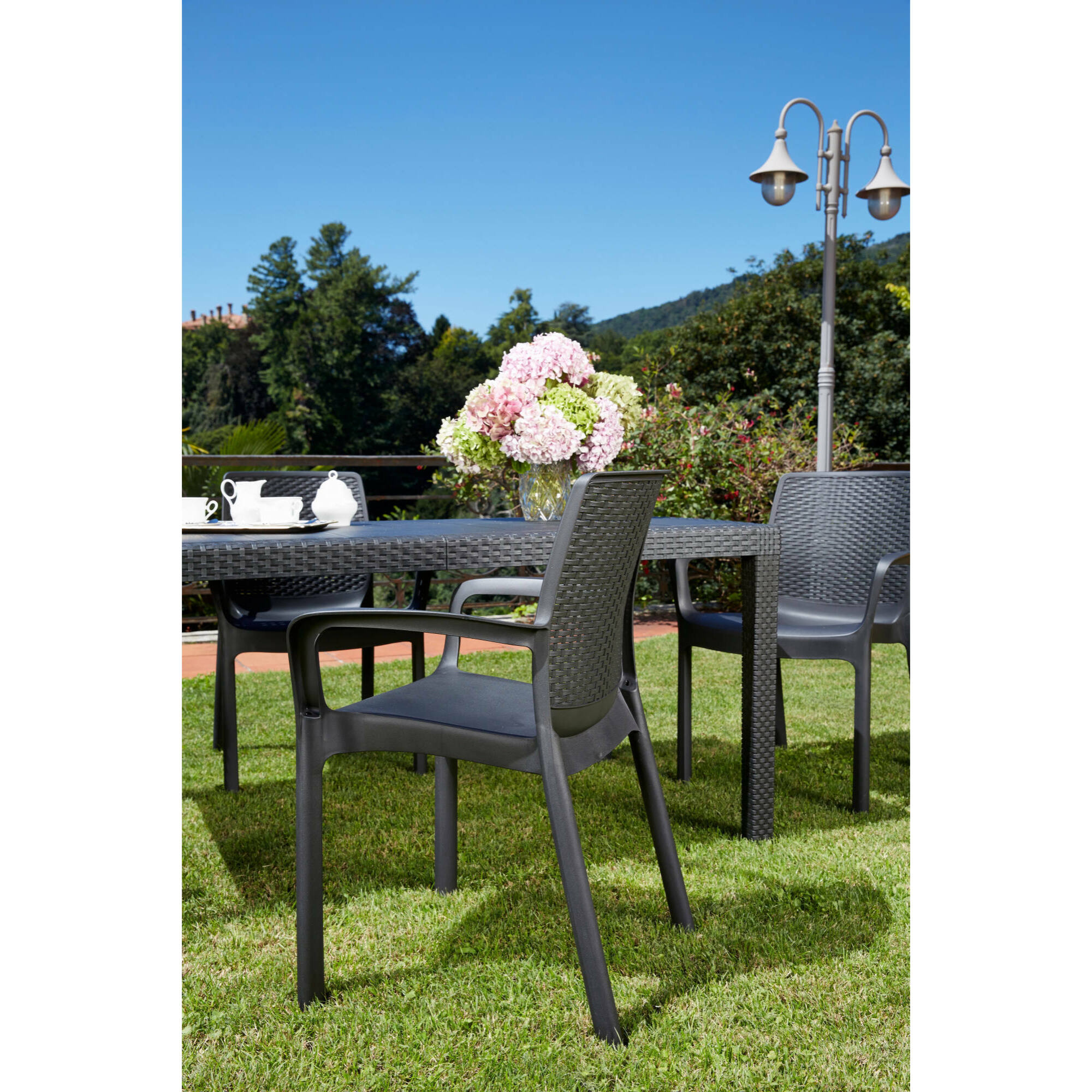 Sedia da esterno Asha, Seduta da giardino, Sedia per tavolo da pranzo, Poltrona outdoor effetto rattan, 100 % Made in Italy, 54x60h82 cm, Antracite