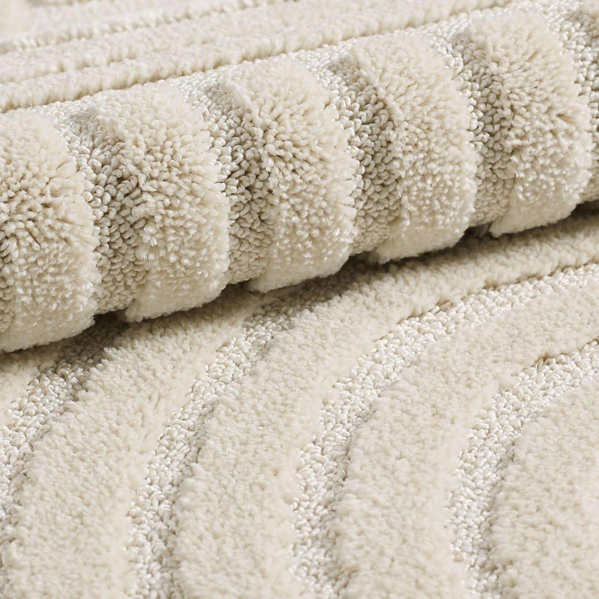 Tapis salon au motif géométrique en relief, design épuré, MANON