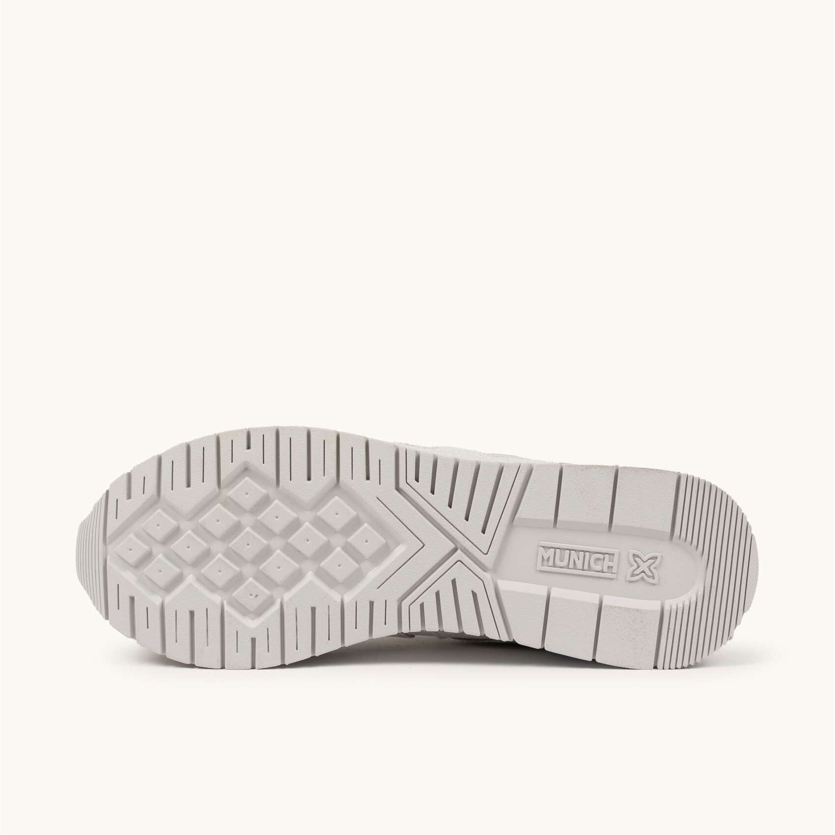 Zapatilla Urbana Gris y Blanca con Detalles Azules MUNICH DASH 274