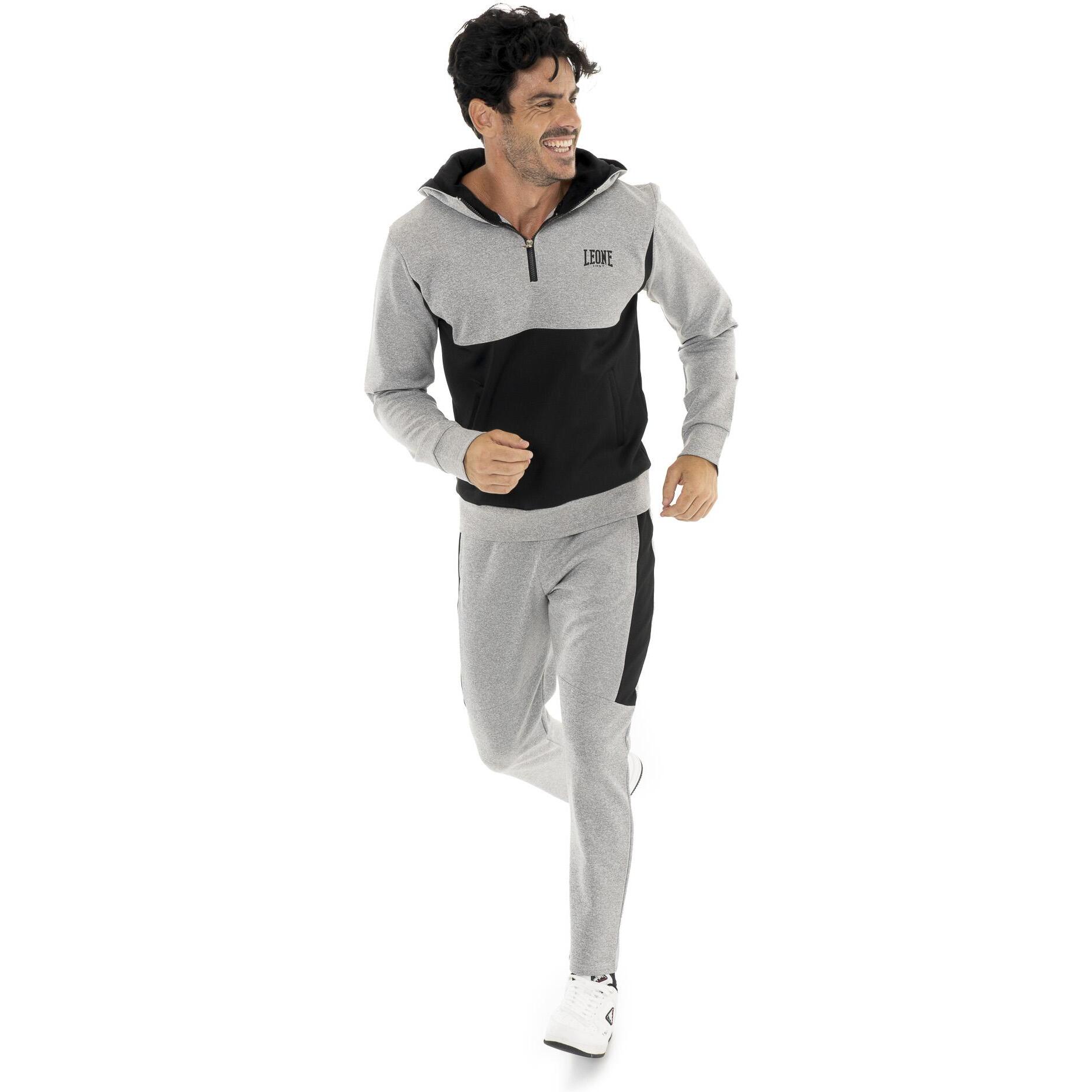 Tuta da uomo in tessuto tecnico con cappuccio, mezza zip Leone 1947 Tech