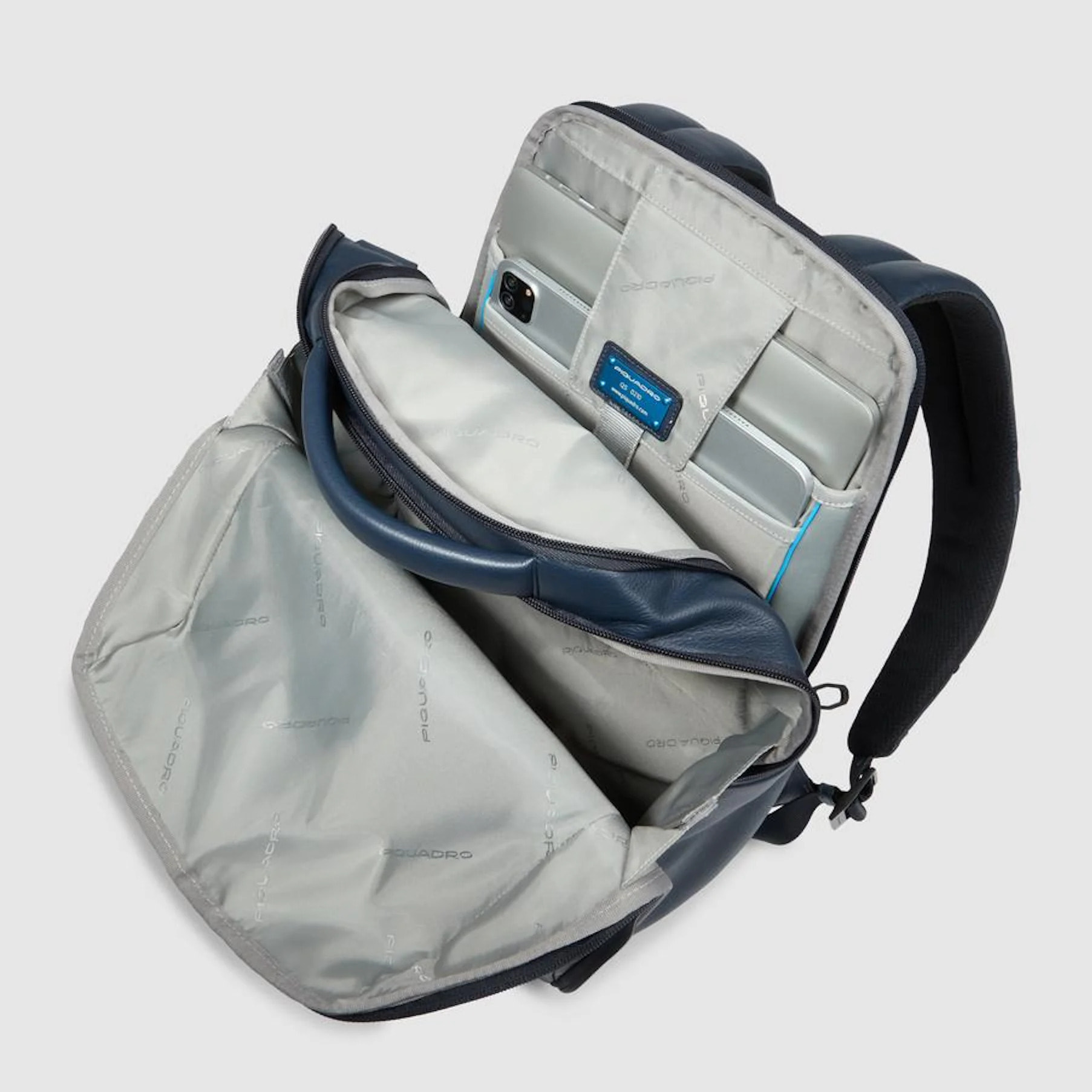 Piquadro Zaino porta pc e iPad® con tasca per Piquadro Smart Tracker, protezioni antiurto e RFID