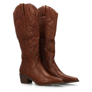 Bota cowboy alta con bordados decorativos
