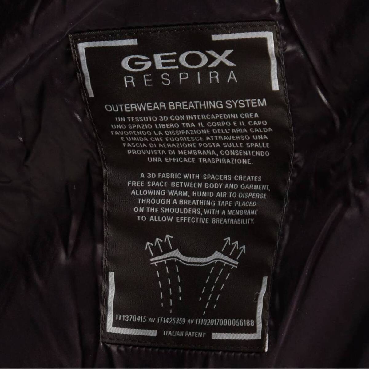 Abrigos Hombre de la marca GEOX  modelo M2628K TC162 M SILE HOOD JACKET NEGRO