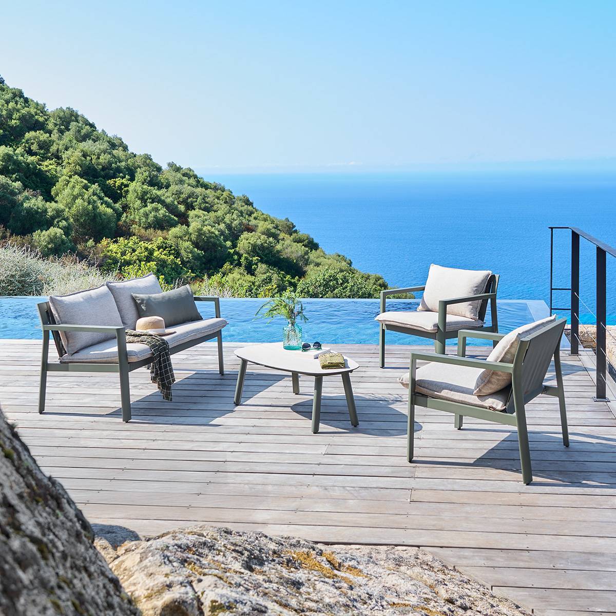 Salon de jardin Flovia 4 places vert laurier