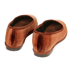 Slip-ons de terciopelo marrón oscuro