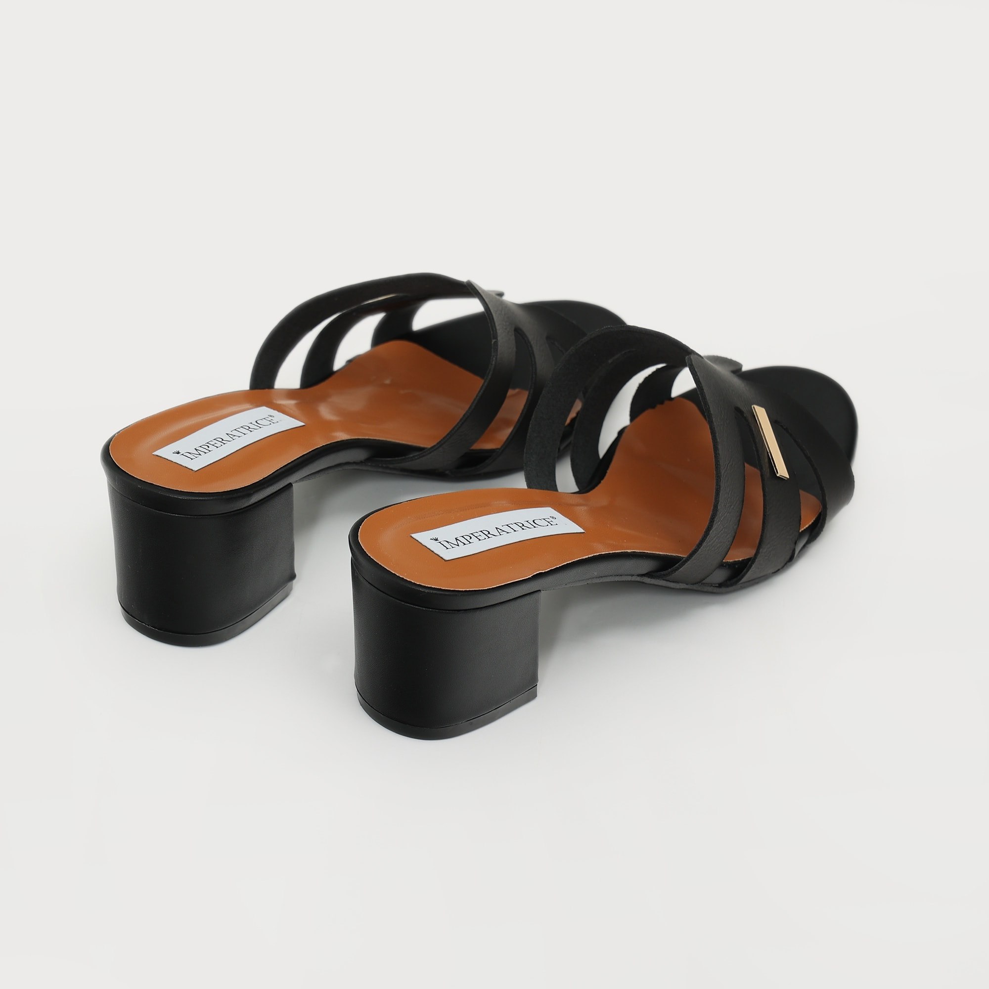 Sandali in simil pelle con tacco comodo