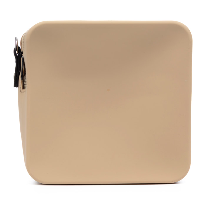 Cuerpo bolso bandolera cuadrado de silicona.