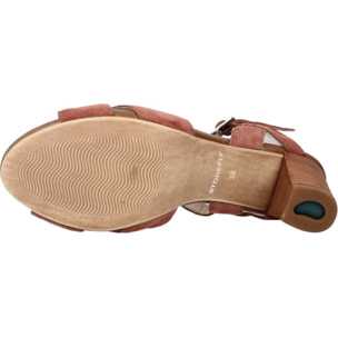 Sandalias Mujer de la marca STONEFLY  modelo DALYA II 2 VELOUR Brown