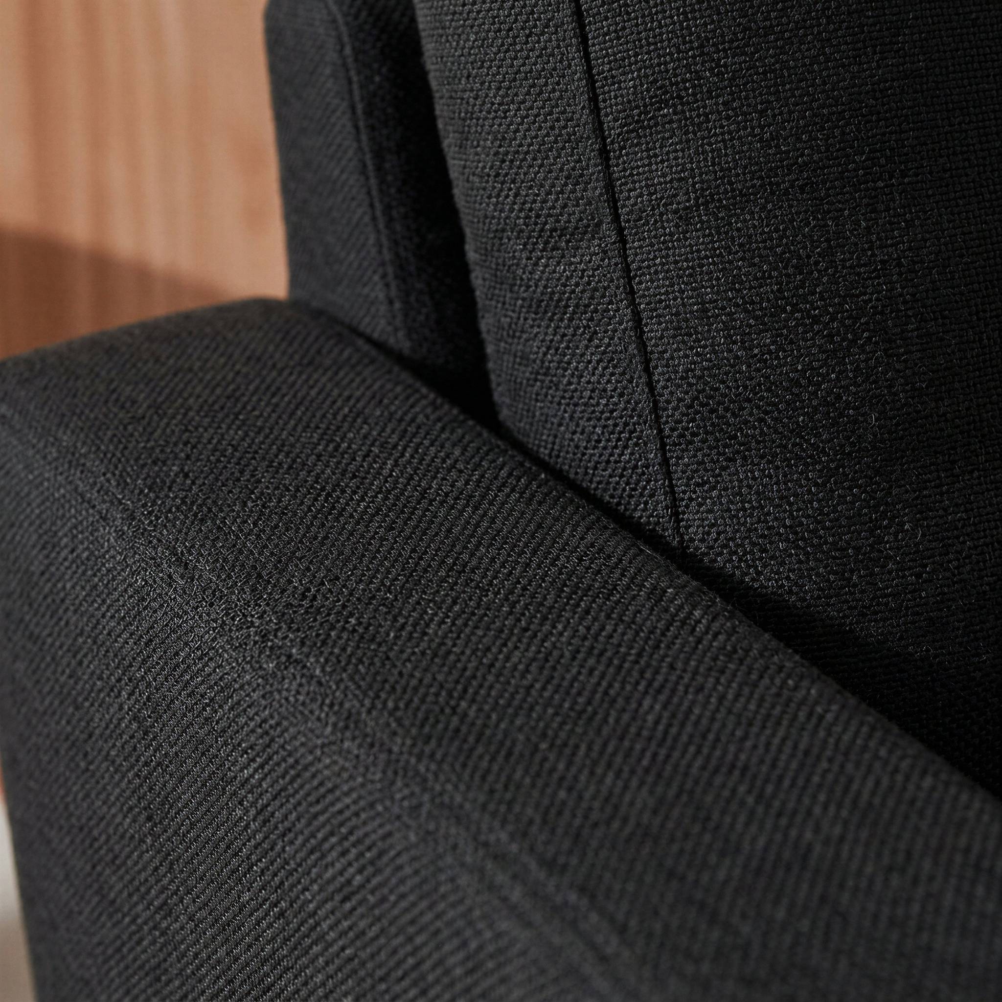 Fauteuil scandinave bois d'hévéa tissu BJORN
