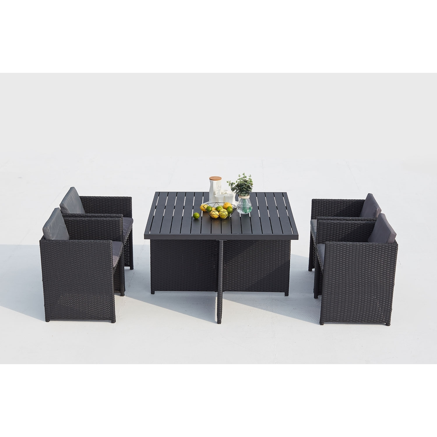 Table et chaises 4 places encastrables alu et résin noir-gris ABASA