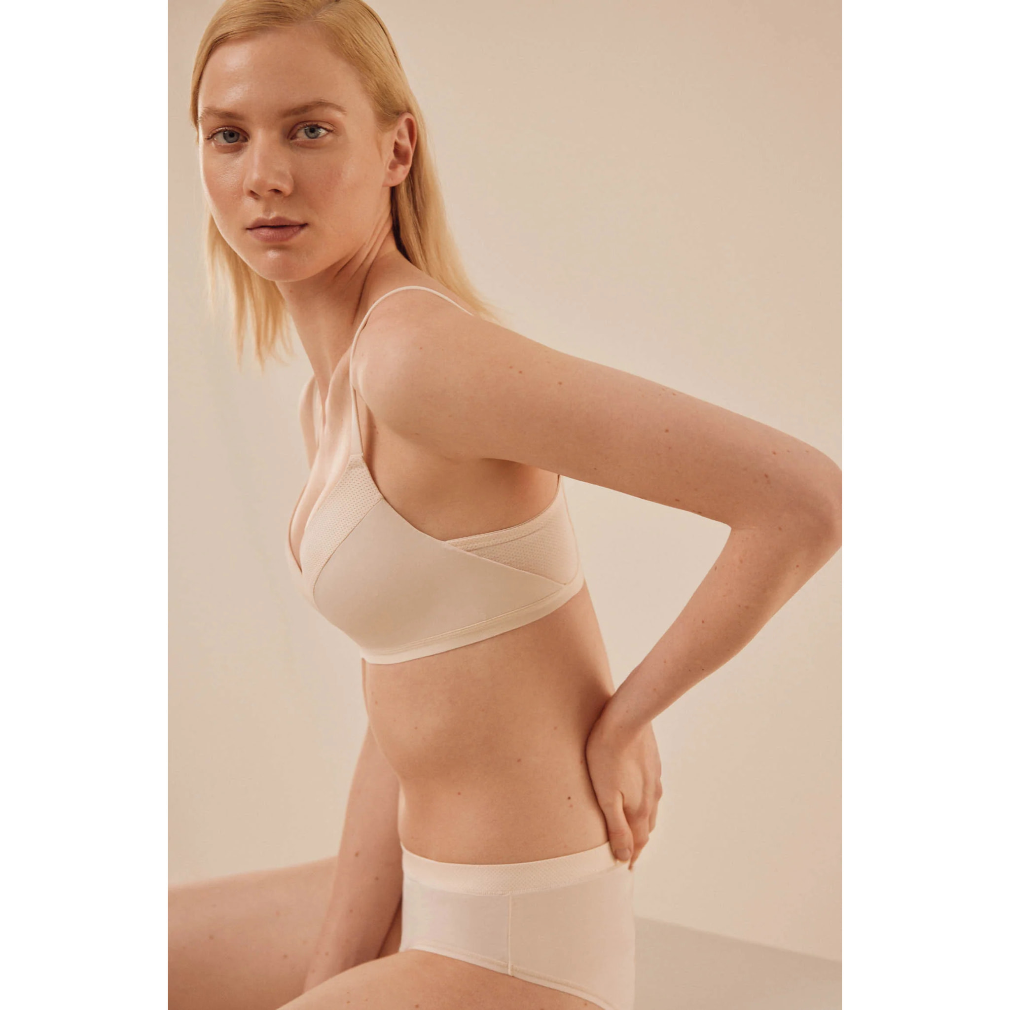 Reggiseno imbottito senza ferretto color avorio, coppe B e C