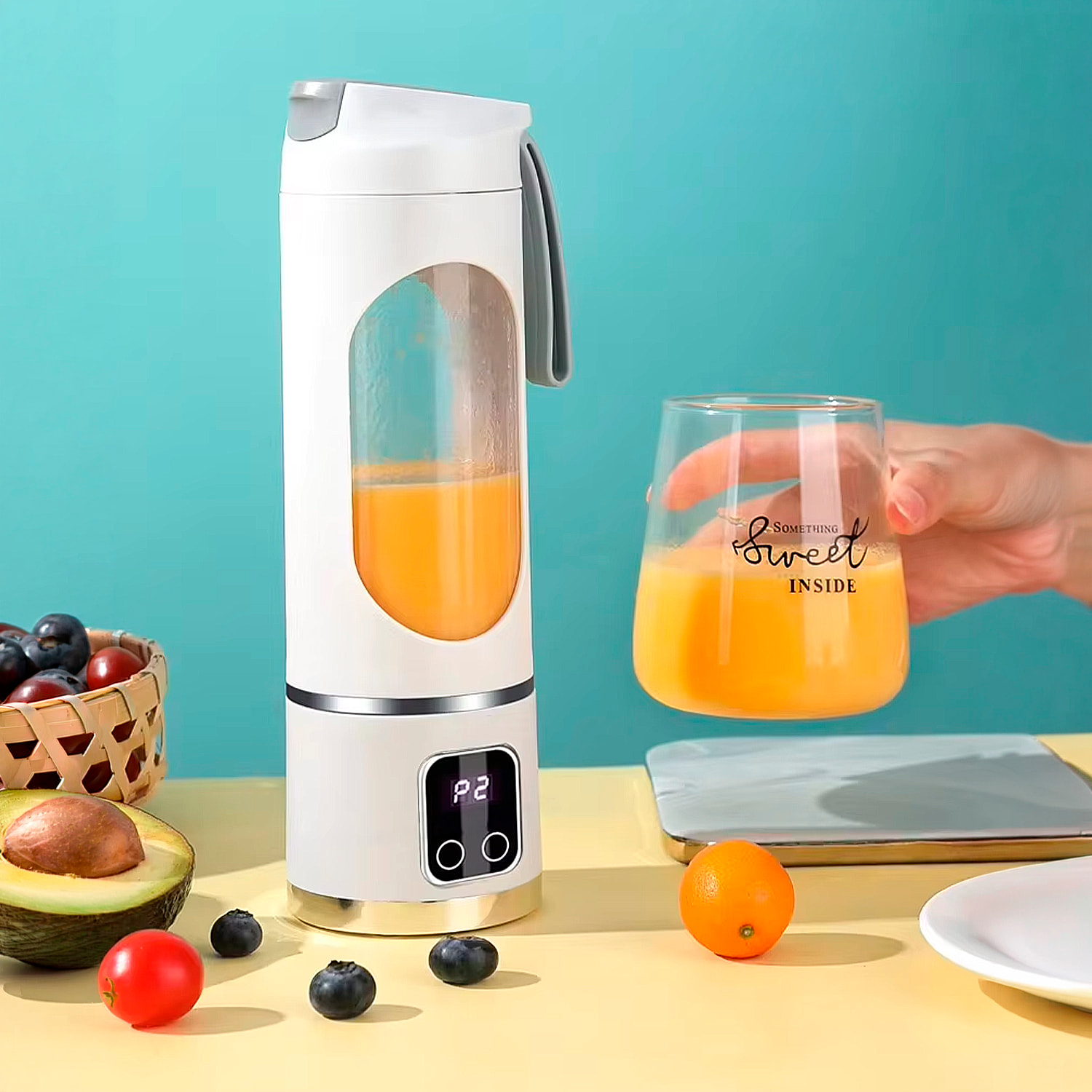 Frullatore portatile da 450ml con 10 lame in acciaio, schermo LCD, 3 livelli di timer, sicurezza con doppio clic e batteria da 1300mAh.