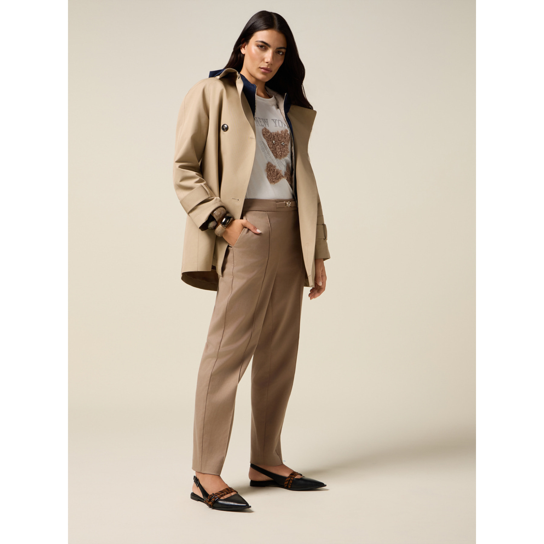 Oltre - Pantalones chinos con detalle en la cintura - Beige