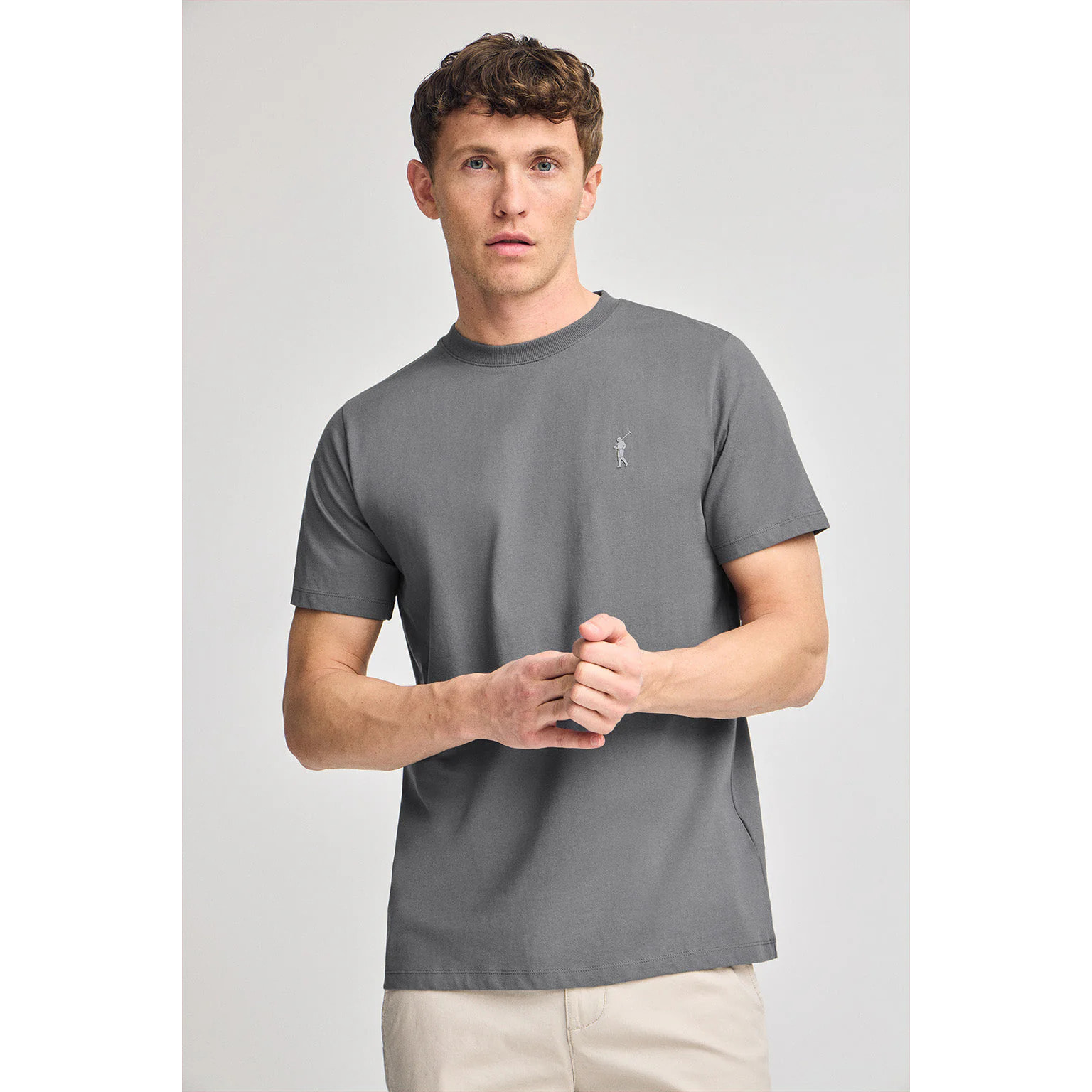 Camiseta gris asfalto de cuello redondo y Big Rigby Go engomado