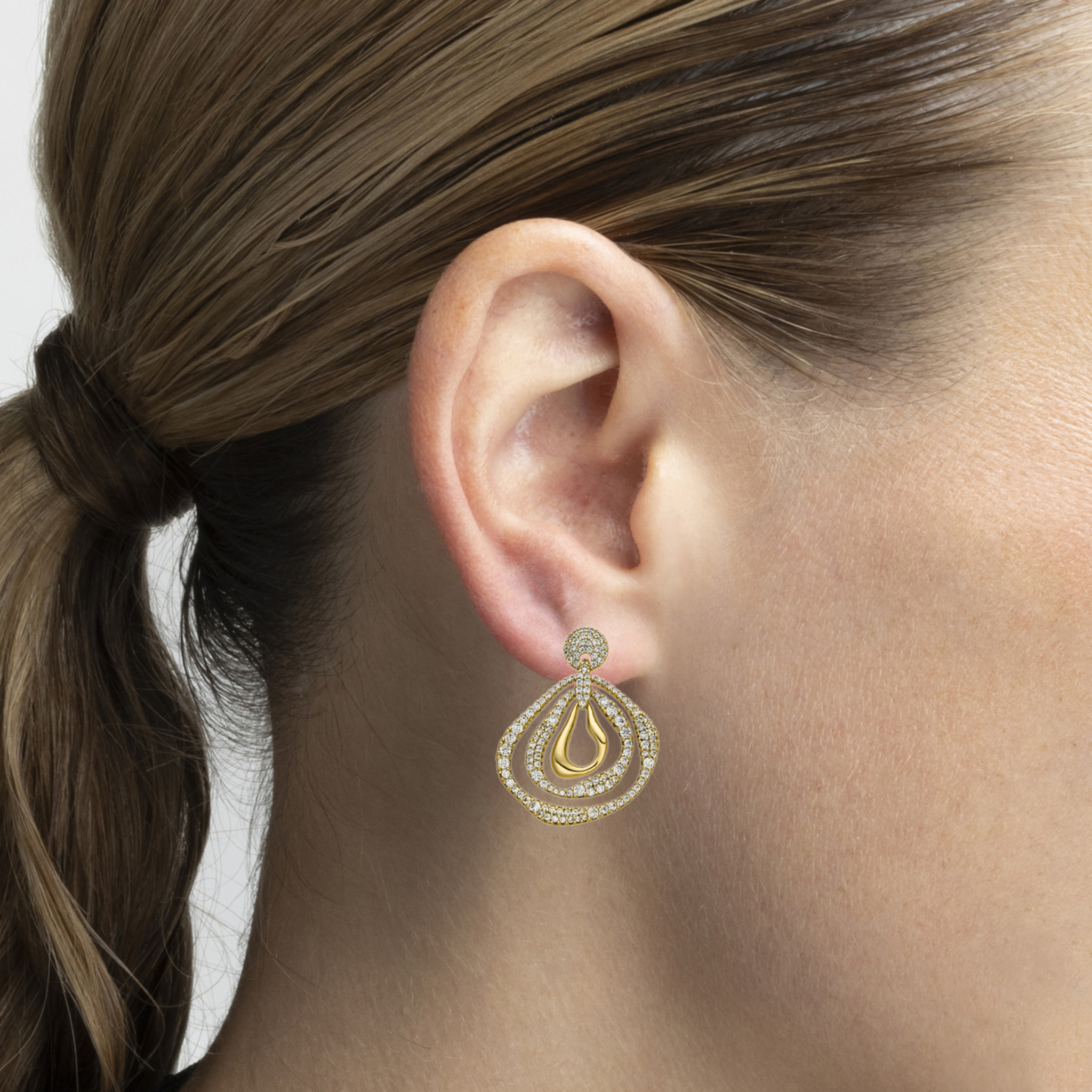 Pendientes con Circonita Brillante acabado oro 18k