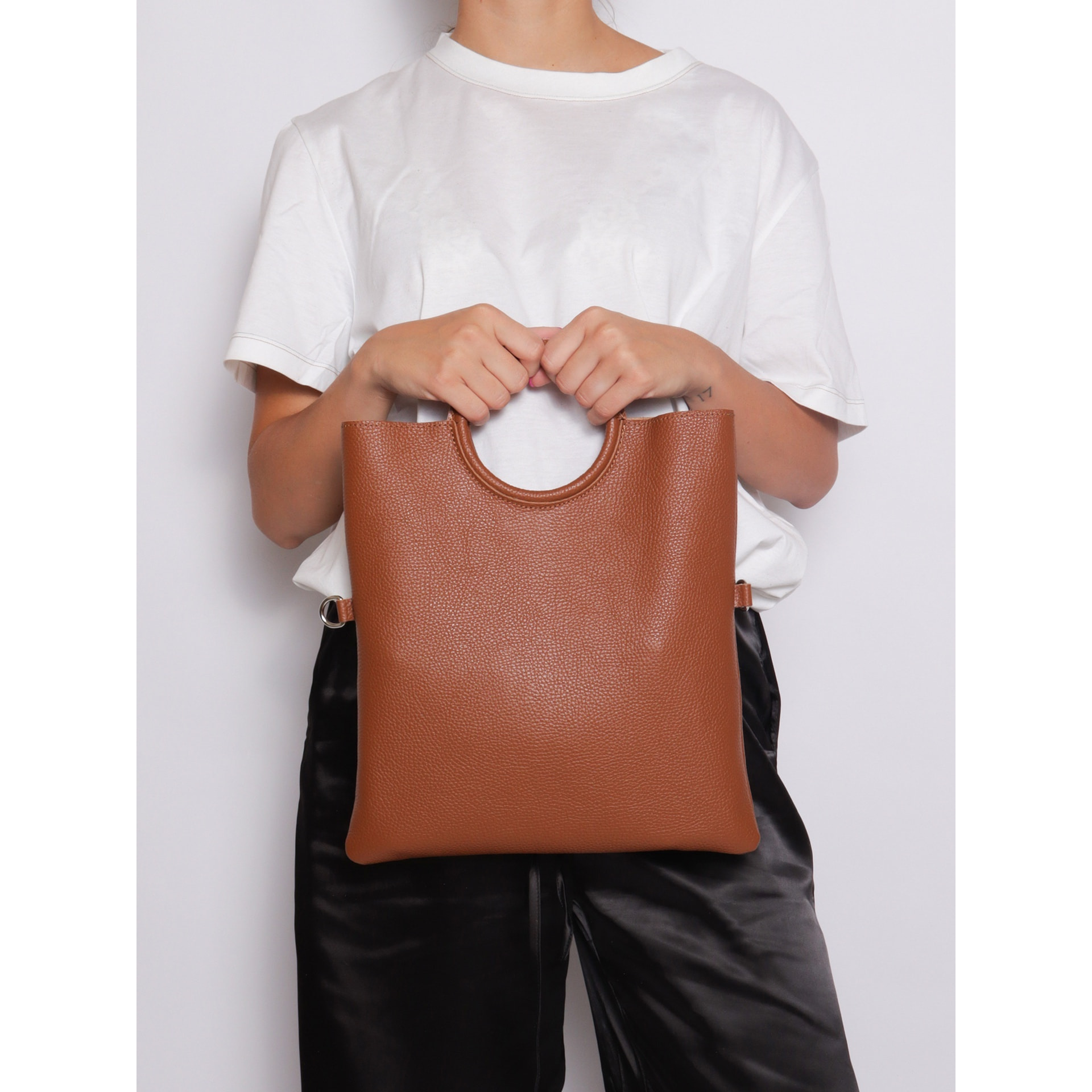 Borsa a mano da donna Made in Italy - Modello Valora Chic - 100% pelle - 29.0 x 30.0 x 1.0 cm