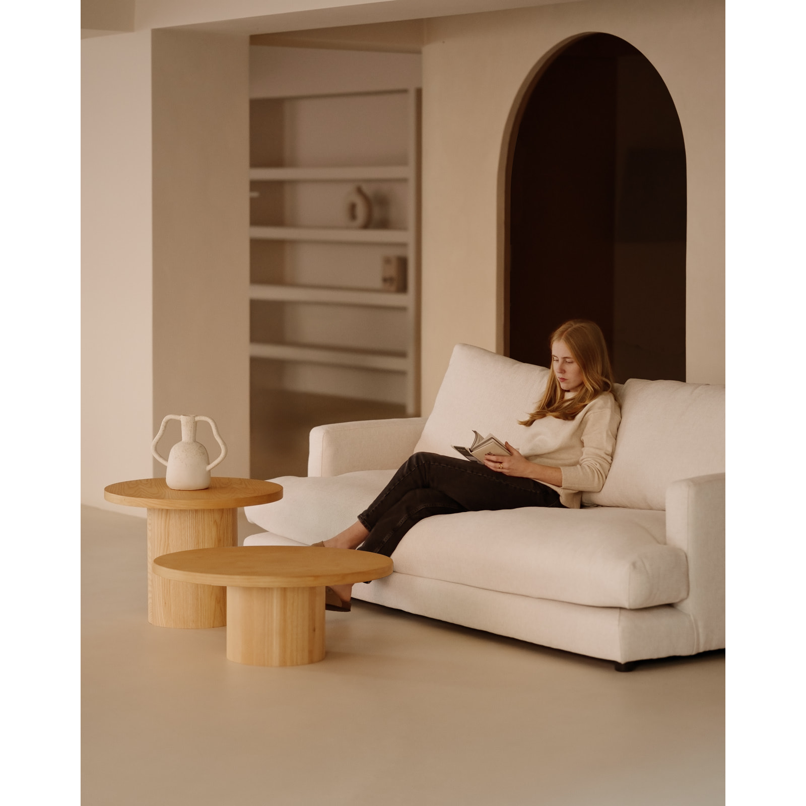 Mesa de centro redonda en madera de fresno de 80x30cm Alto: 30 Largo: 80 Ancho: 80