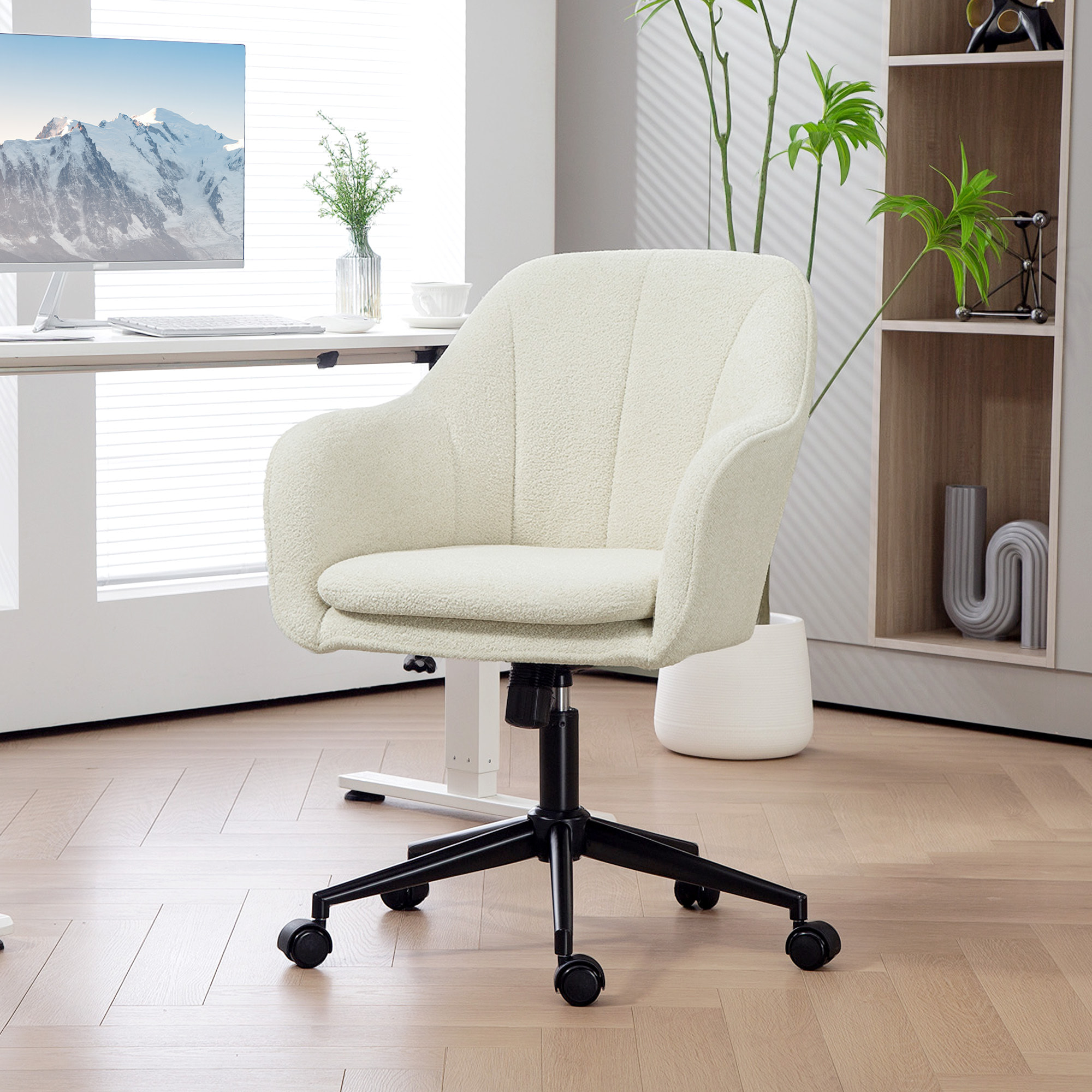 Chaise de bureau design bouclette beige clair piètement acier noir